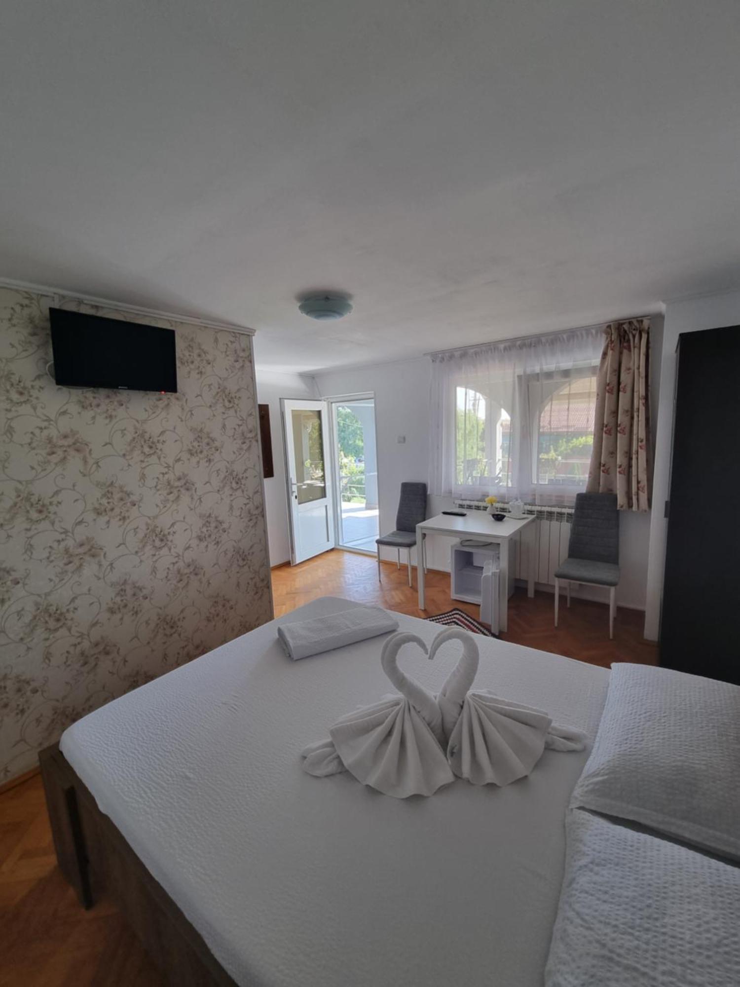 Casa Cu Trandafiri Муригьол Экстерьер фото