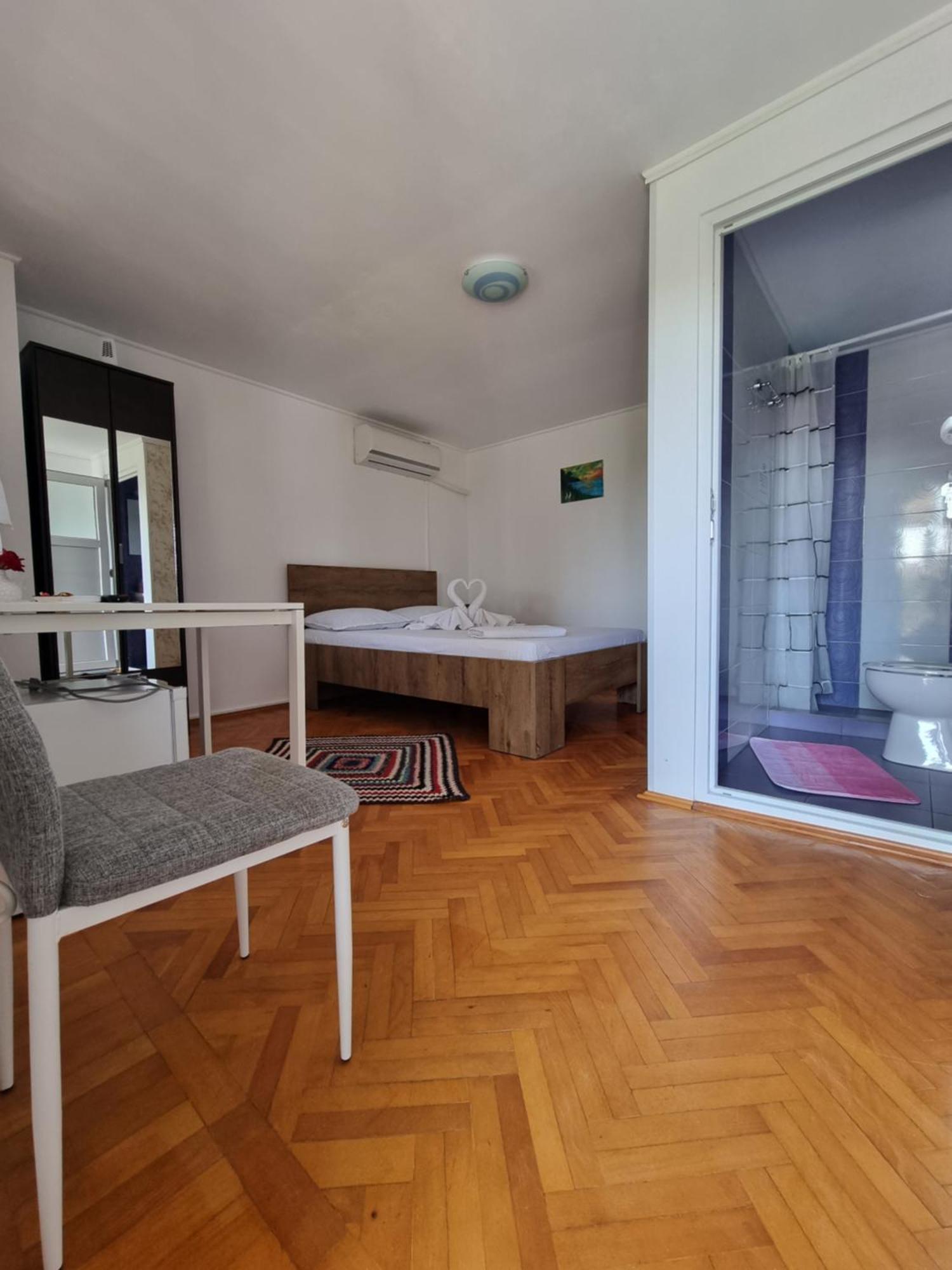 Casa Cu Trandafiri Муригьол Экстерьер фото